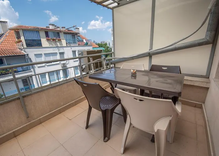 Azure Pretty Location Near Sea Garden בורגאס